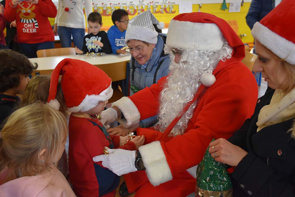 Visite-Père-Noël-Ecole-Belleforière (19)